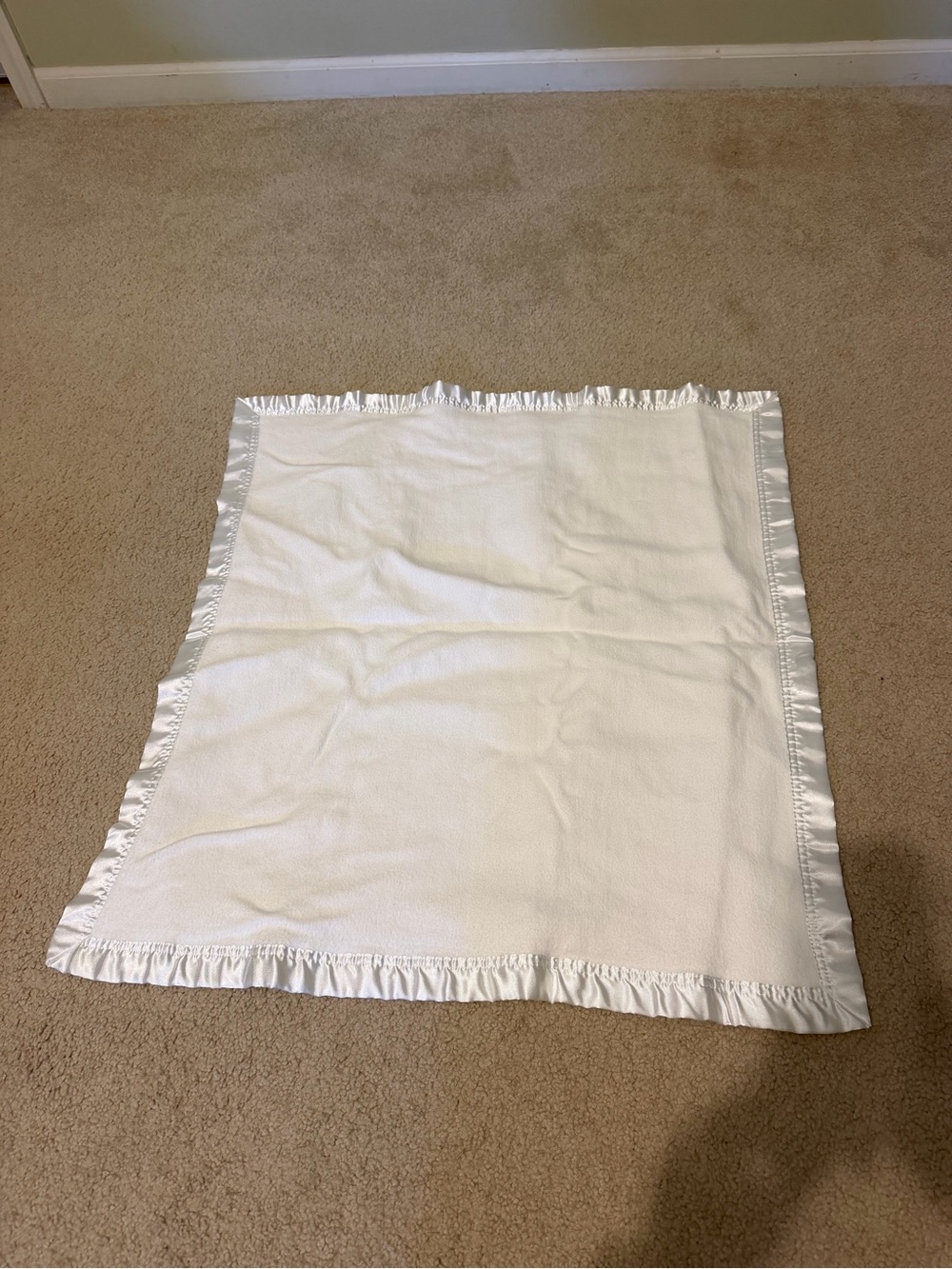 Elegant baby White Baby Blanket with Fleece Front and Satin Trim gender neutral